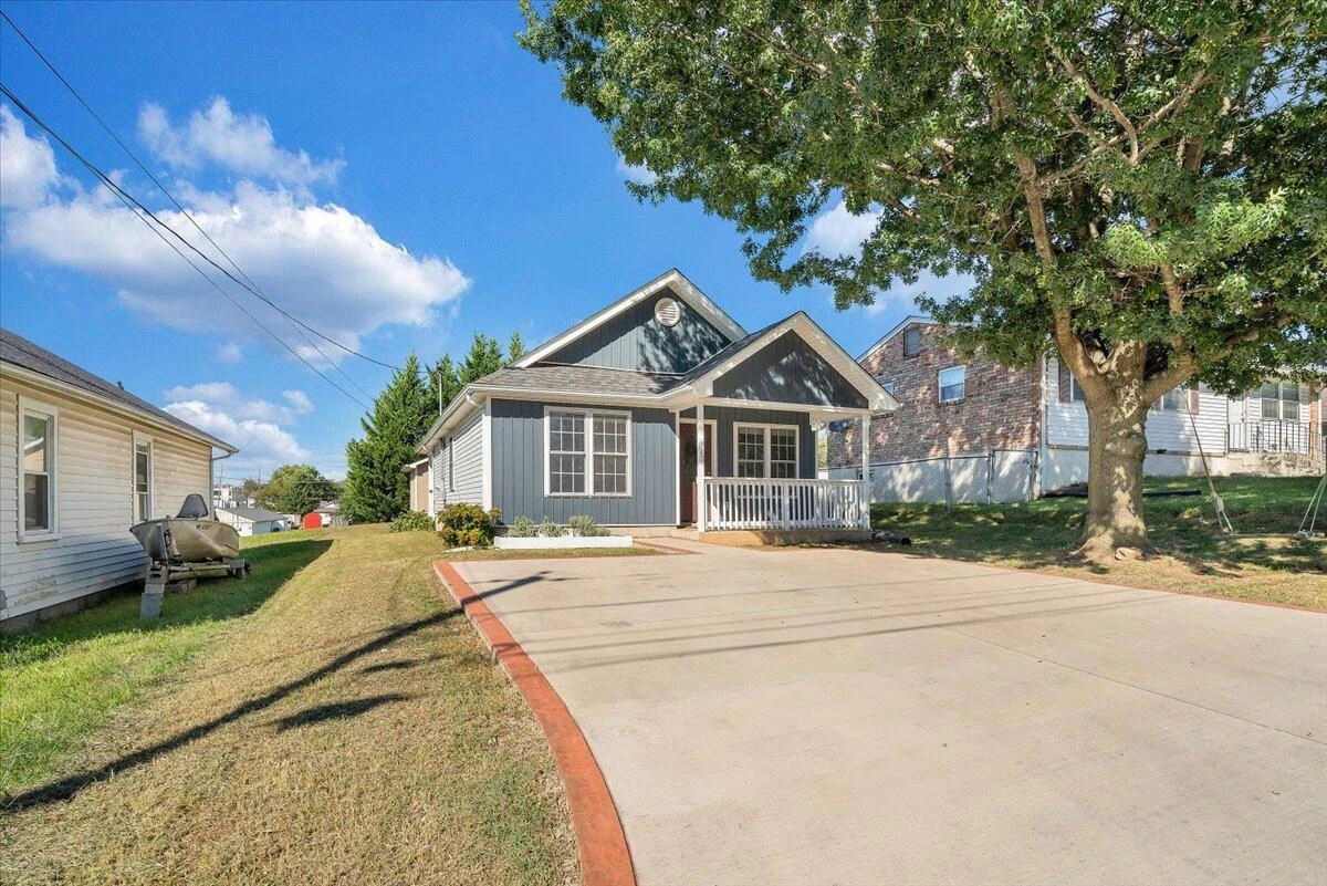 920 Pocahontas AVE - Photo 39