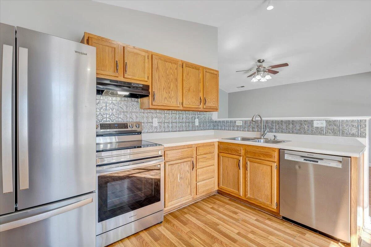 920 Pocahontas AVE - Photo 7