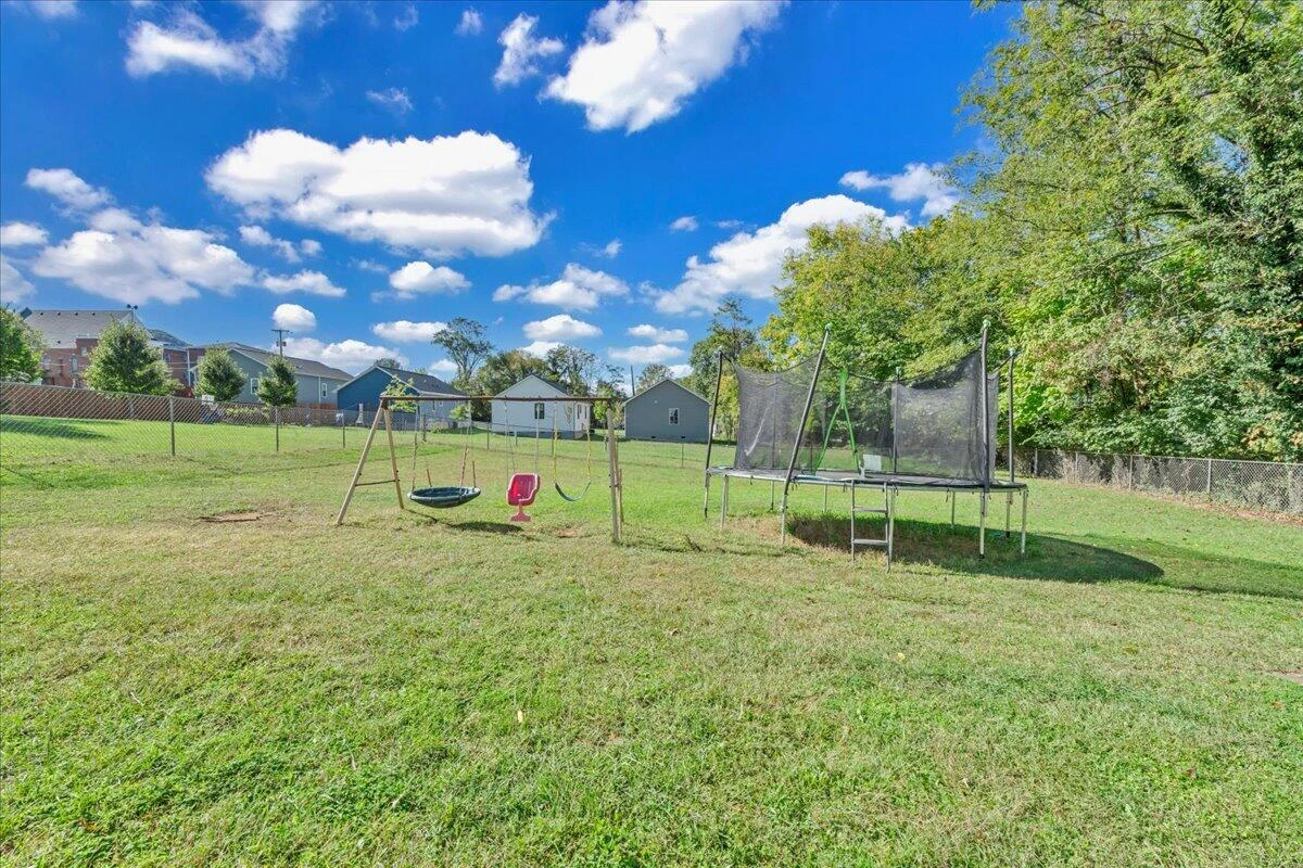 1731 18th ST - Photo 21