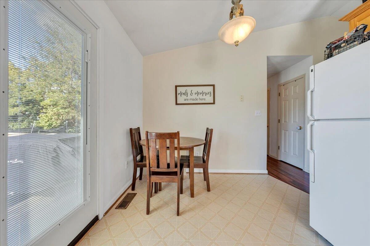 1731 18th ST - Photo 9
