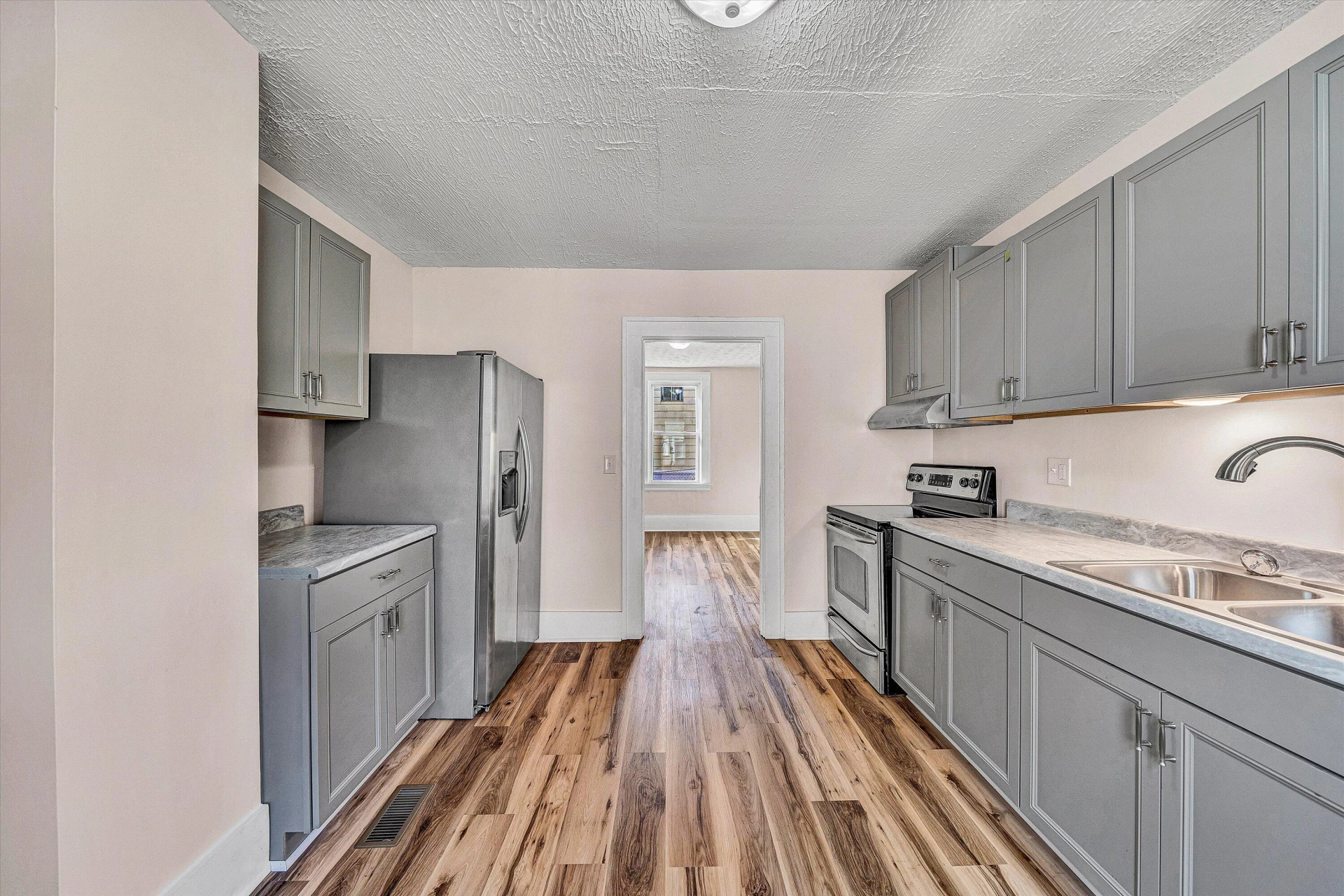 2431 Delaware AVE - Photo 15