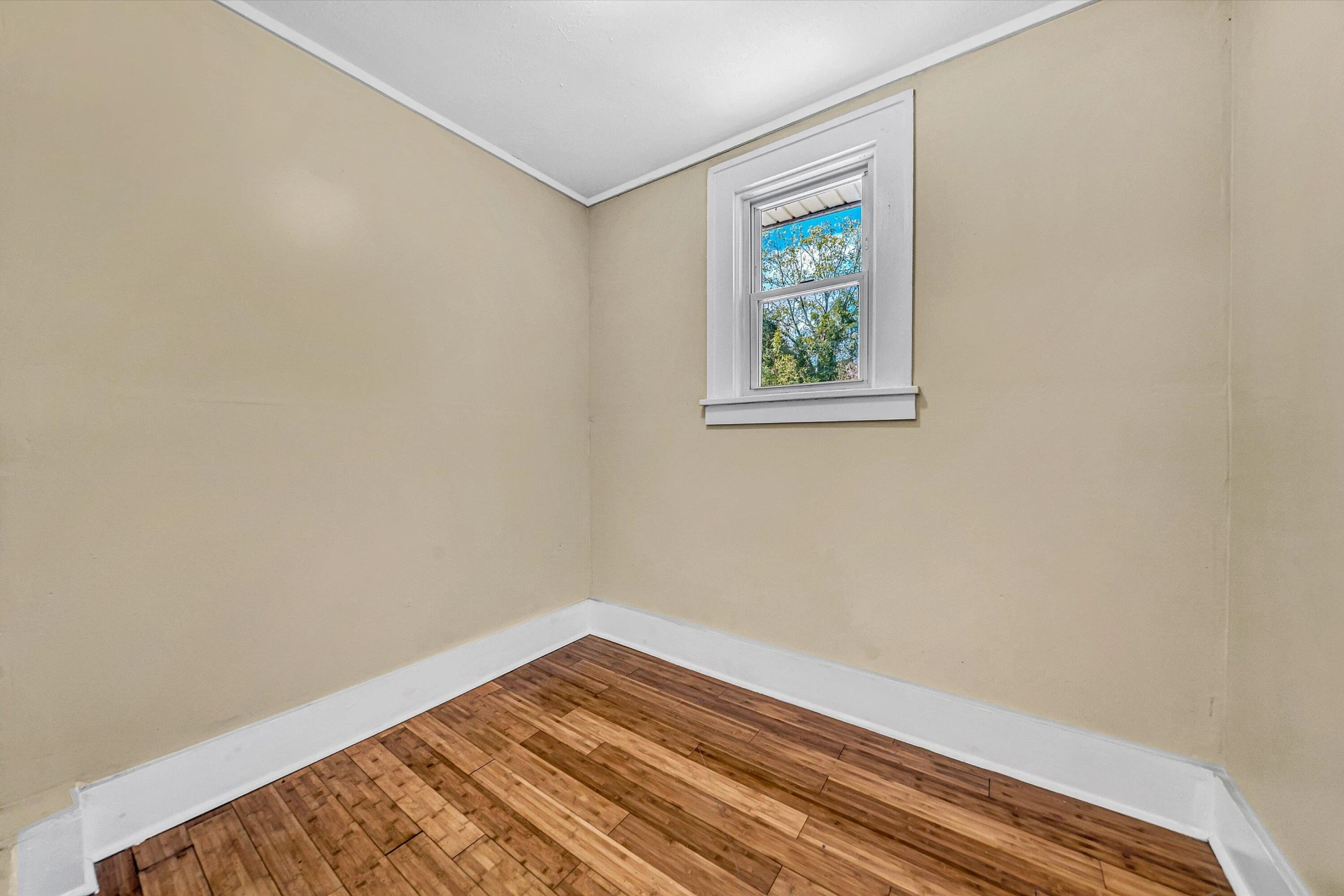 2431 Delaware AVE - Photo 22