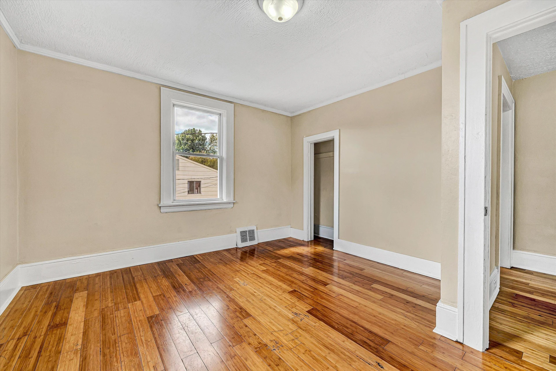 2431 Delaware AVE - Photo 25