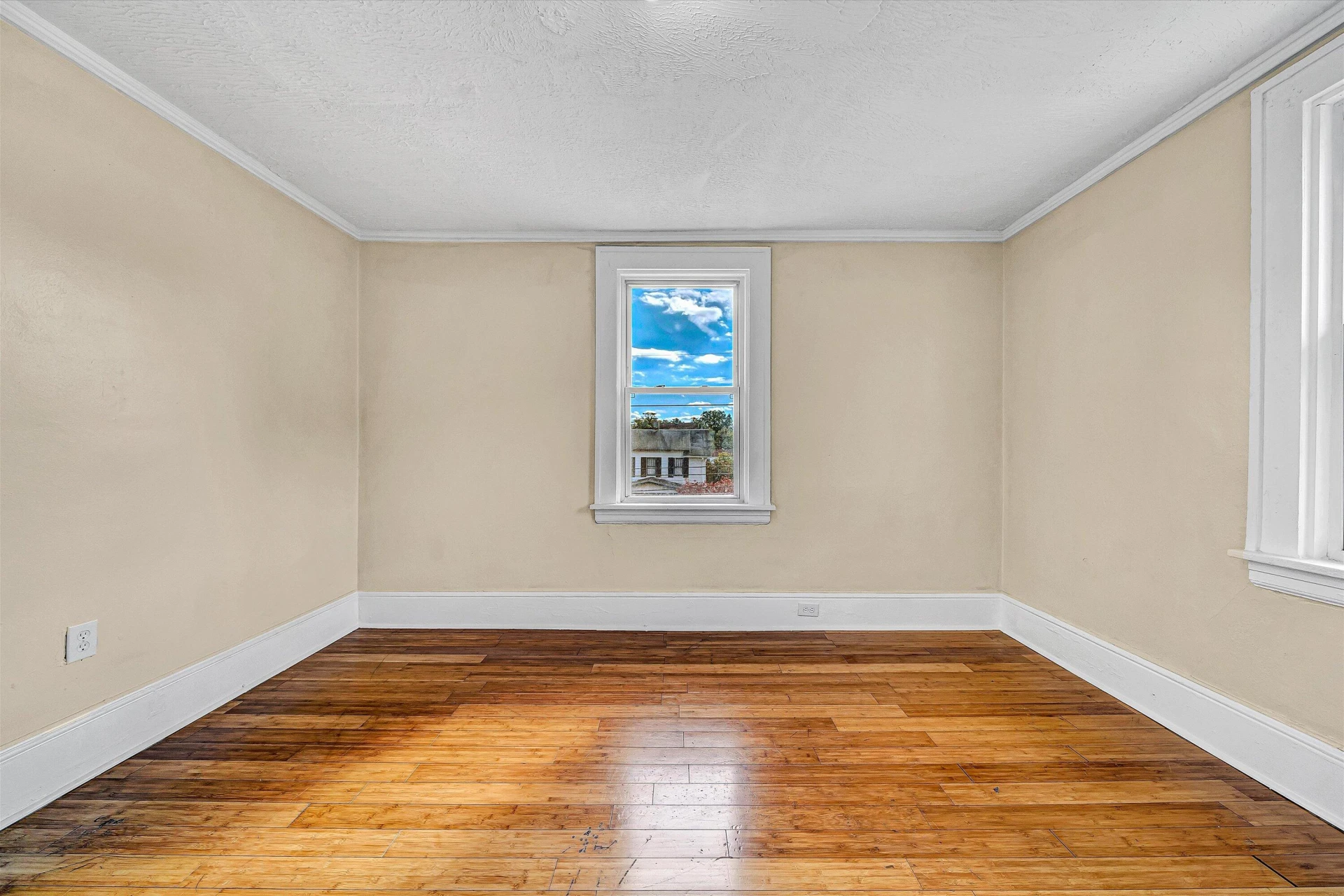 2431 Delaware AVE - Photo 26