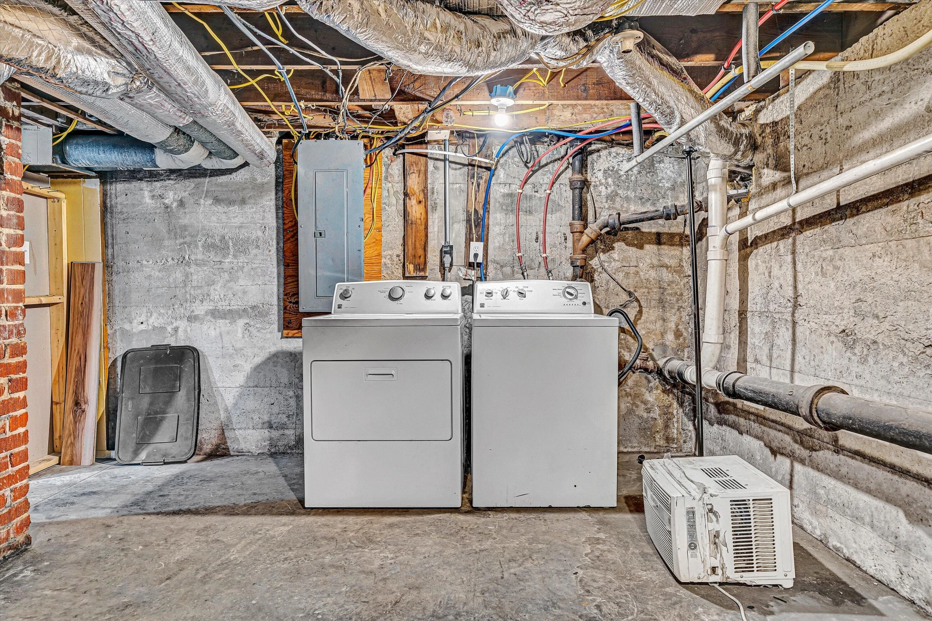 2431 Delaware AVE - Photo 30