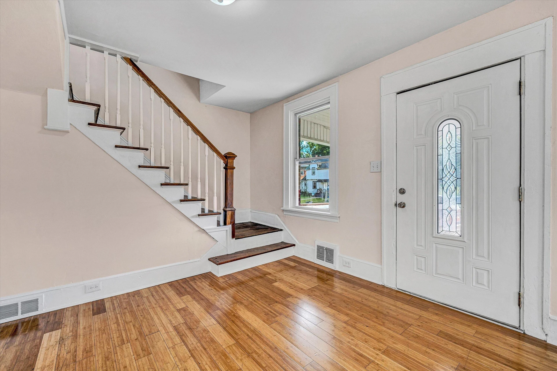 2431 Delaware AVE - Photo 5