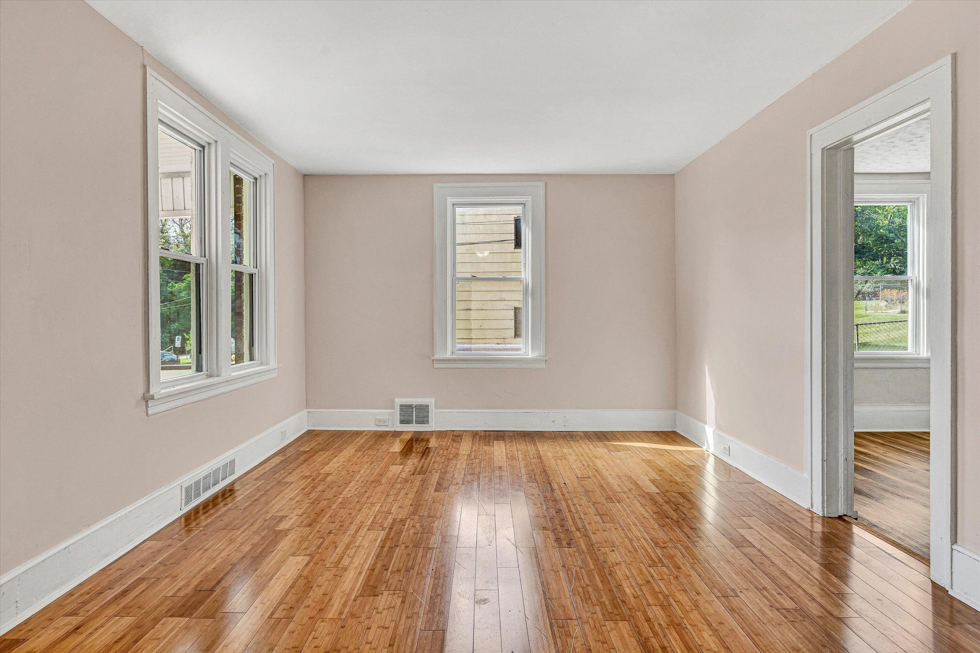 2431 Delaware AVE - Photo 6