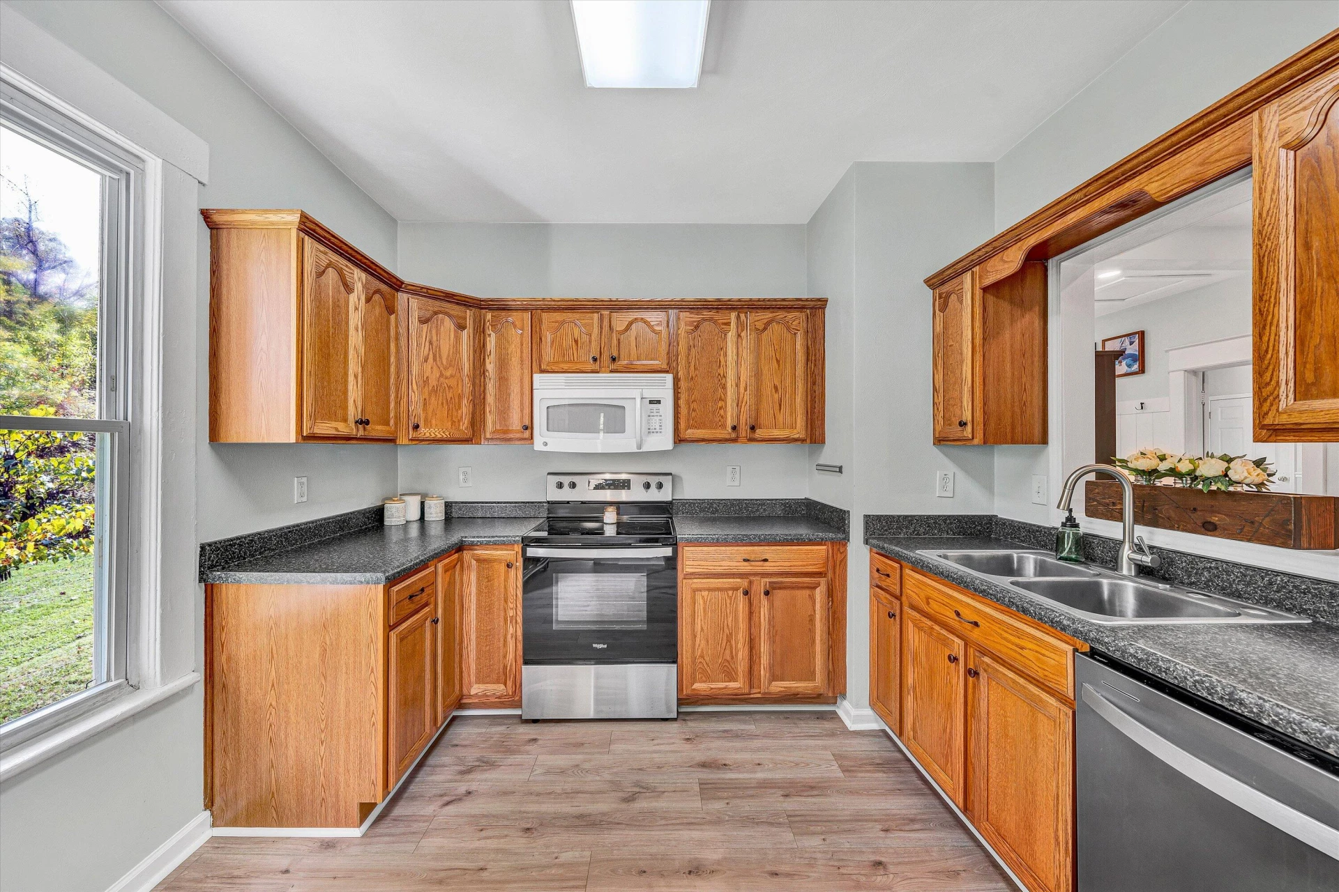 1320 Eddington RD - Photo 12