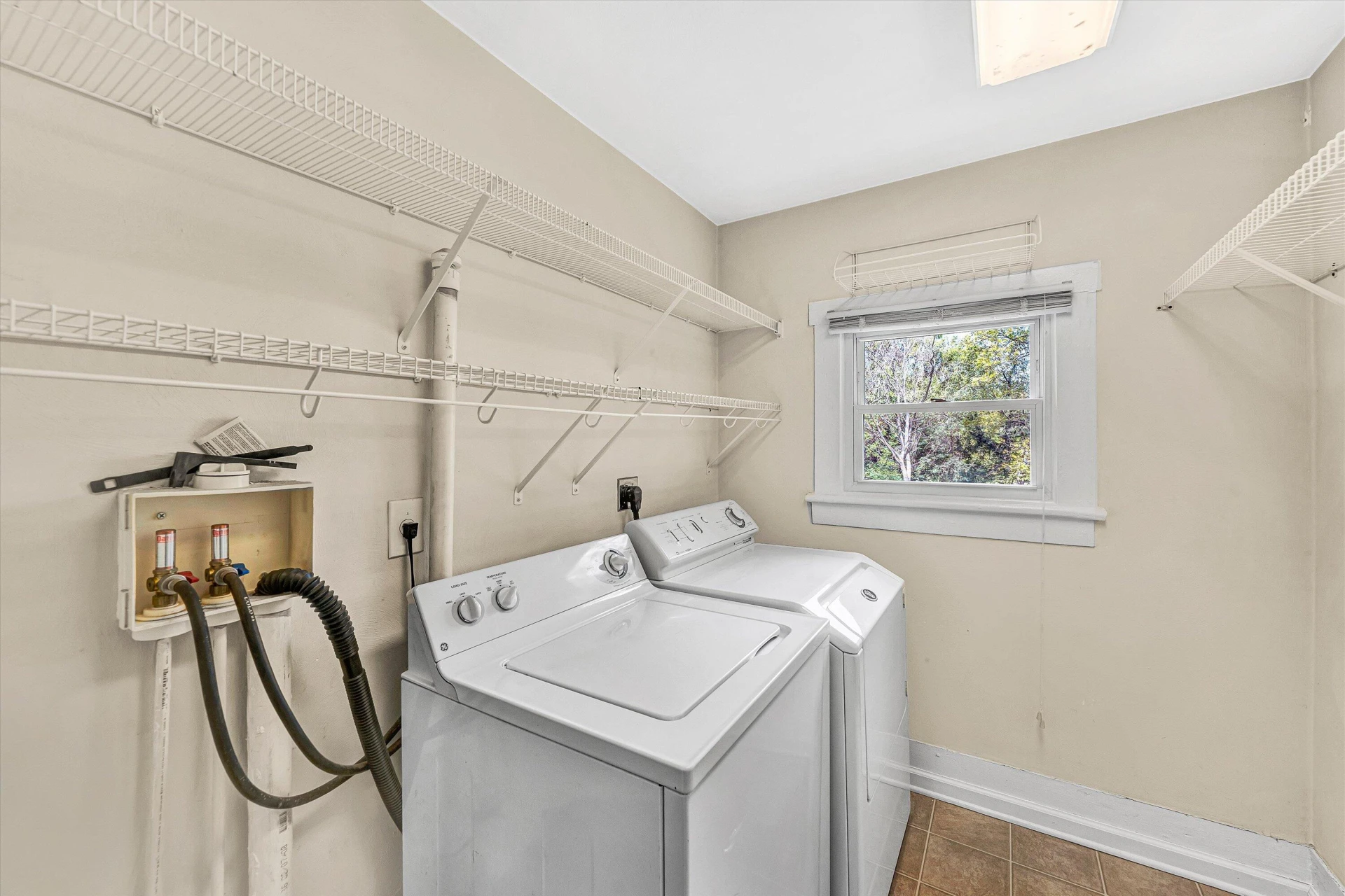 1320 Eddington RD - Photo 14