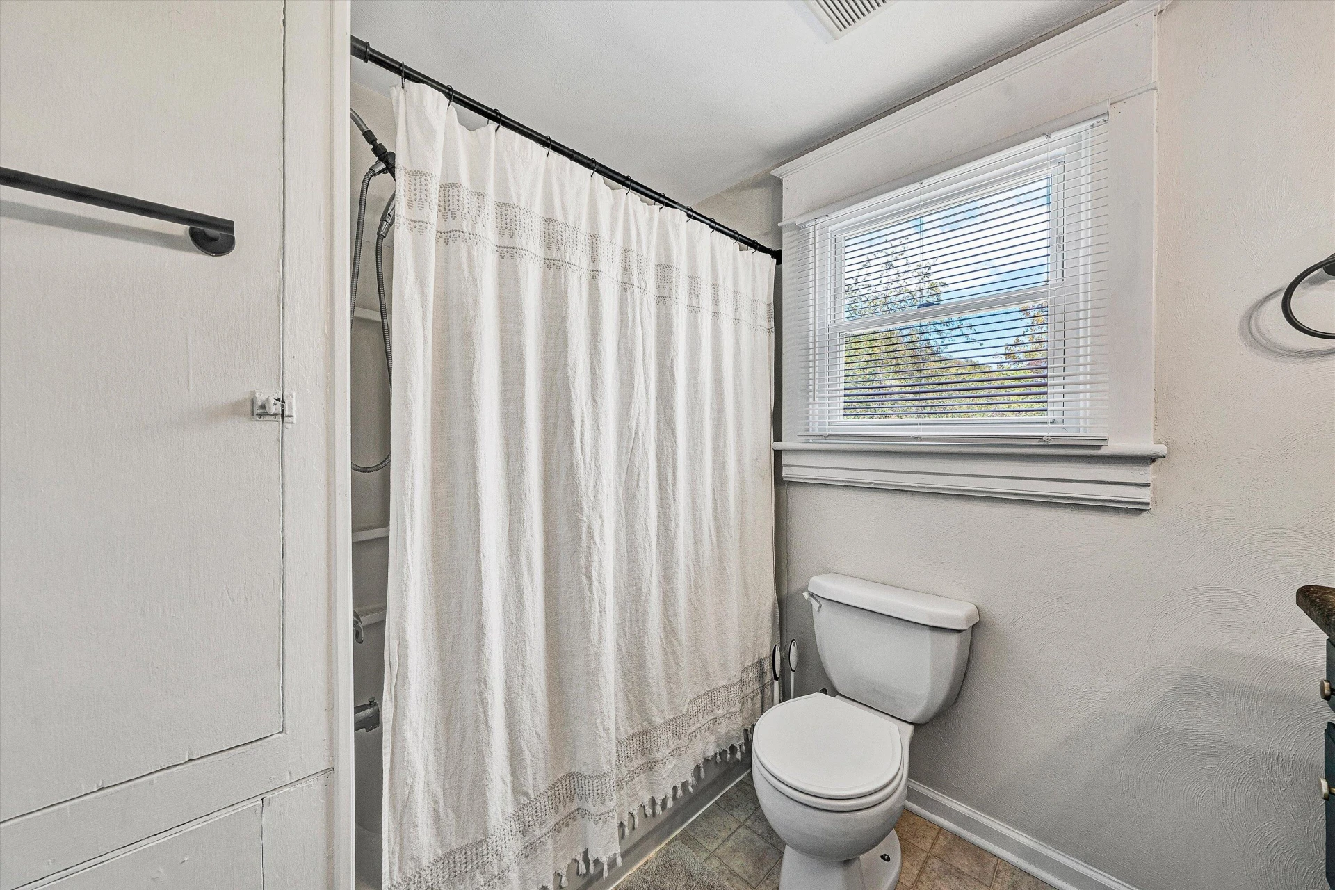 1320 Eddington RD - Photo 21