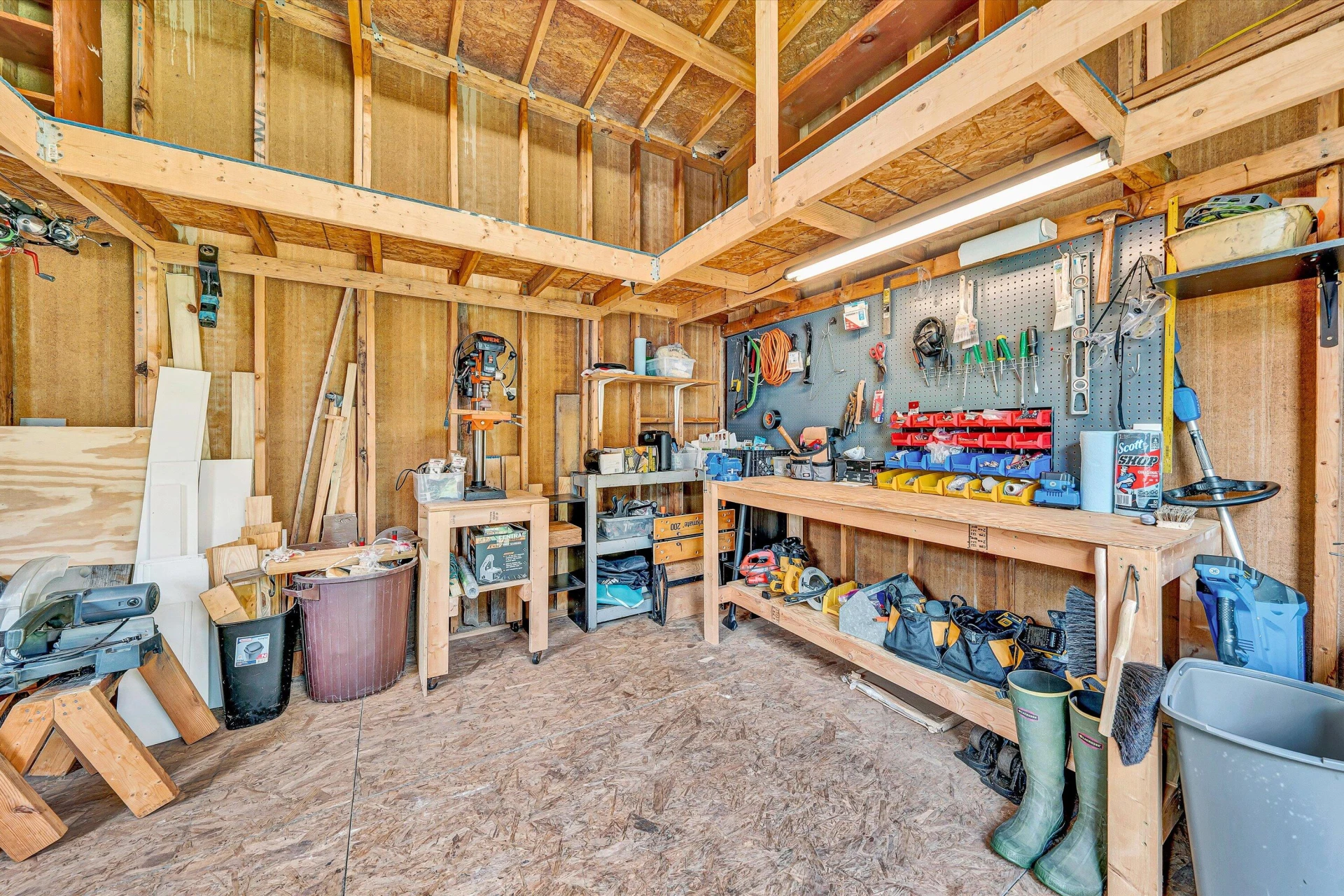 1320 Eddington RD - Photo 27