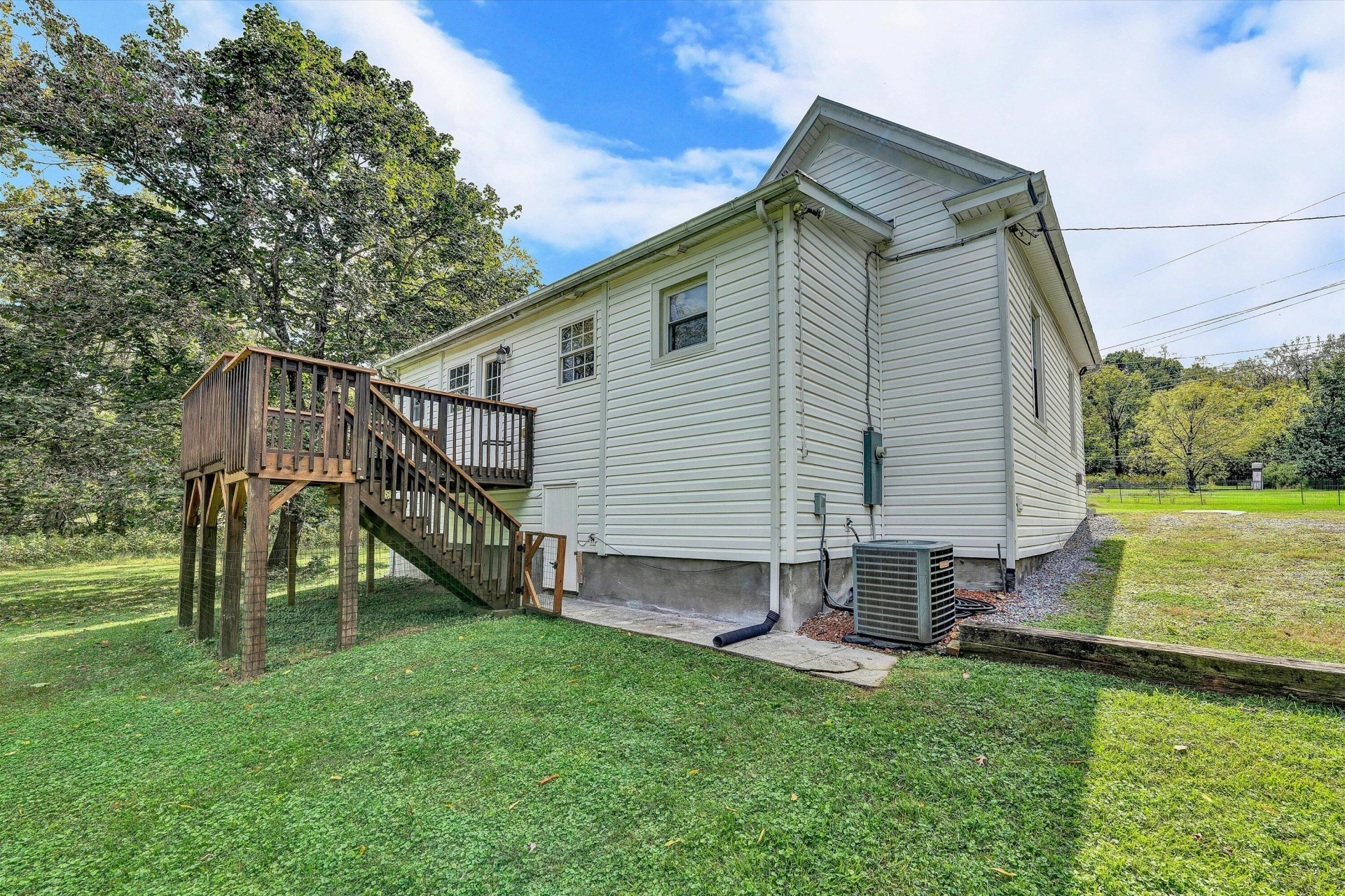 1320 Eddington RD - Photo 34