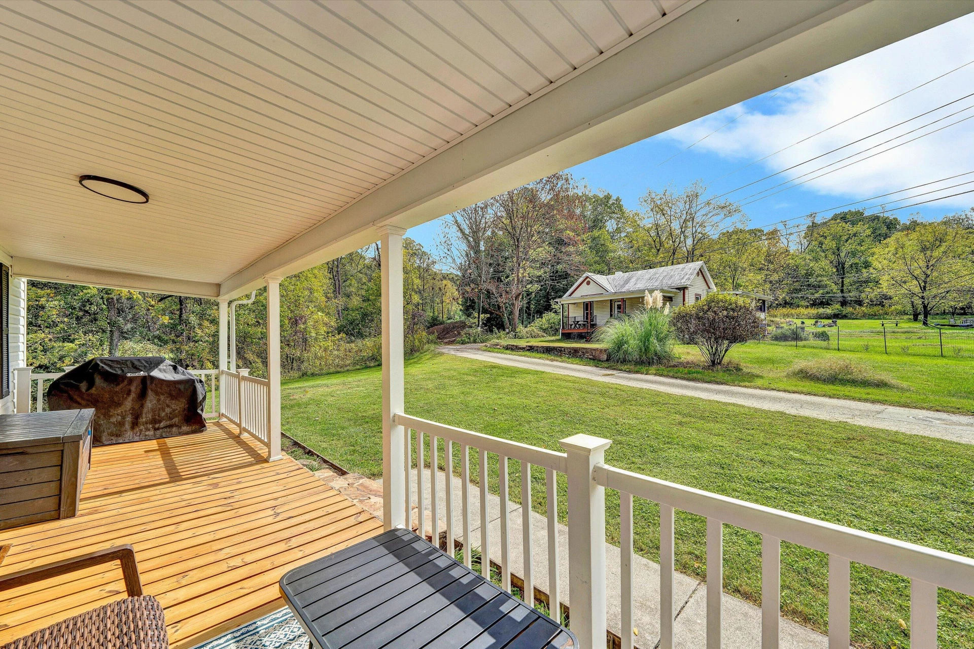 1320 Eddington RD - Photo 5