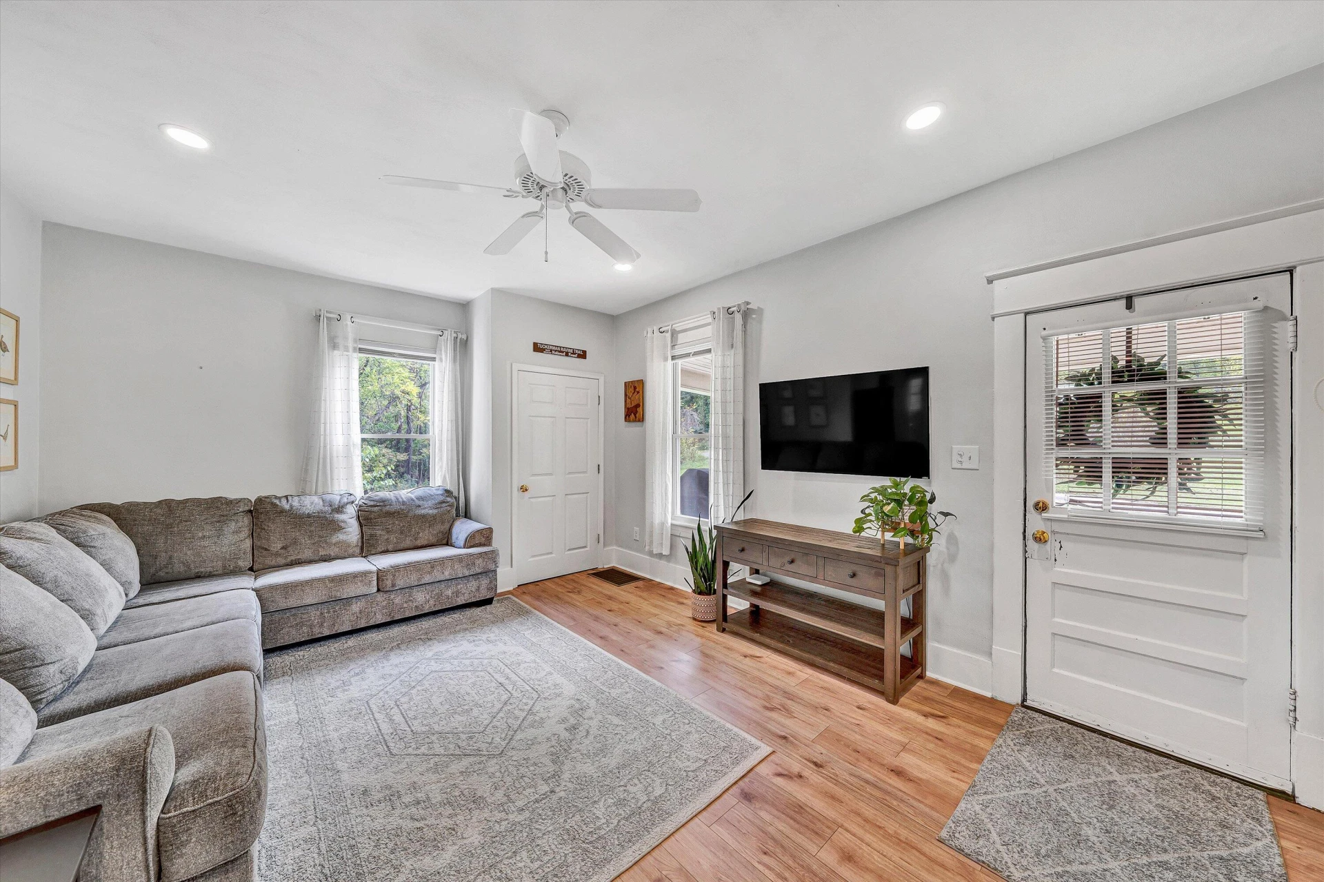 1320 Eddington RD - Photo 6