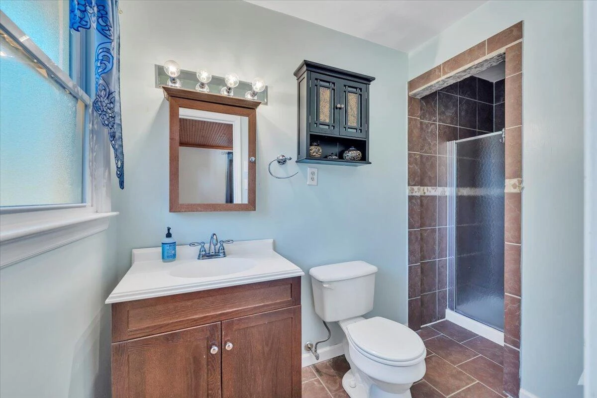 1843 Redwood RD - Photo 11