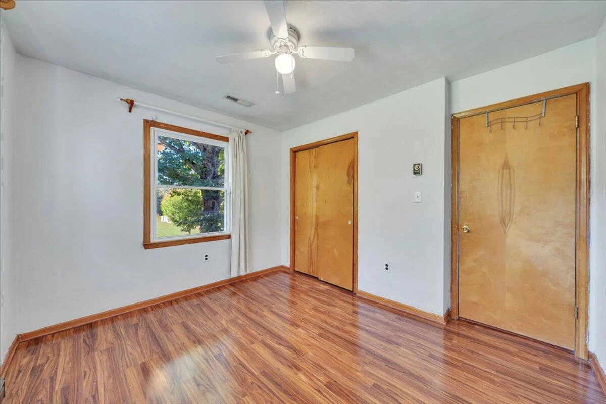 1843 Redwood RD - Photo 13