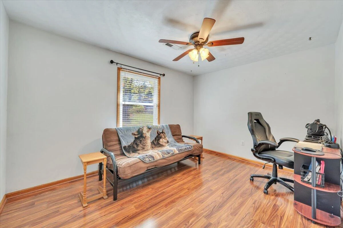 1843 Redwood RD - Photo 14