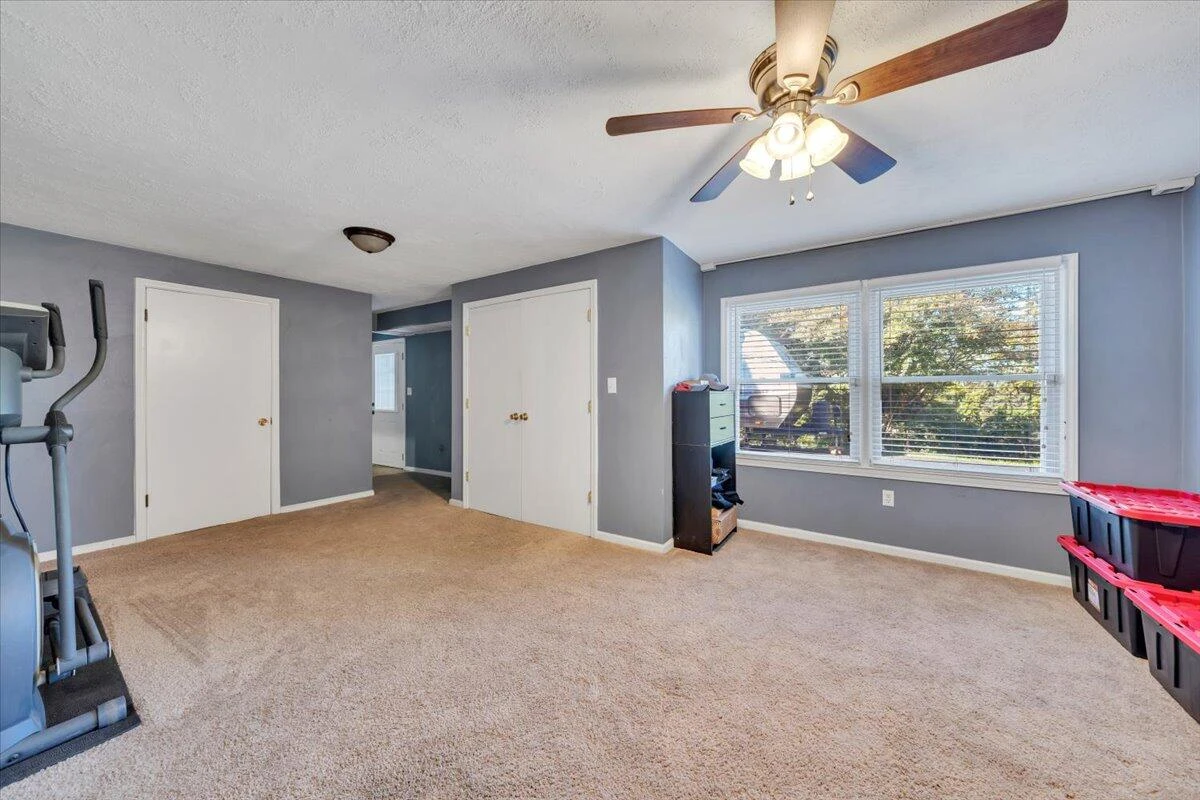 1843 Redwood RD - Photo 16