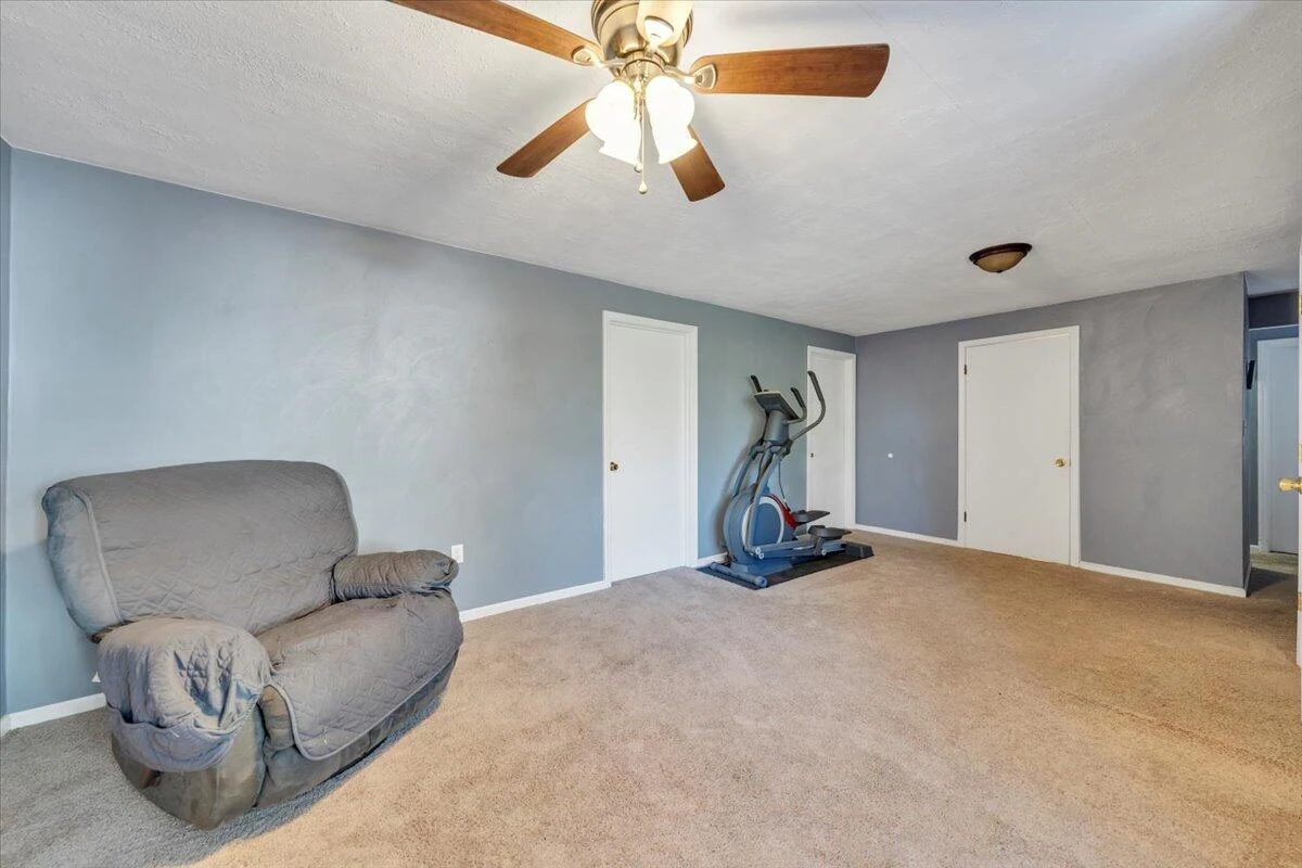 1843 Redwood RD - Photo 17