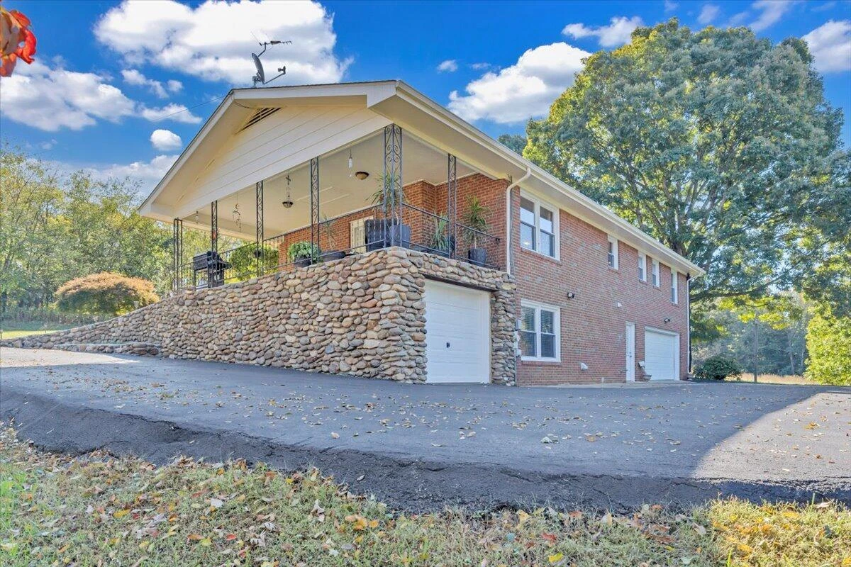 1843 Redwood RD - Photo 22