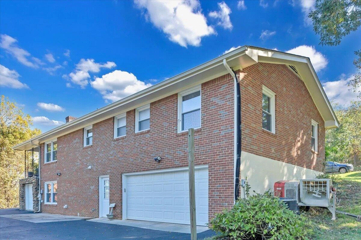 1843 Redwood RD - Photo 24
