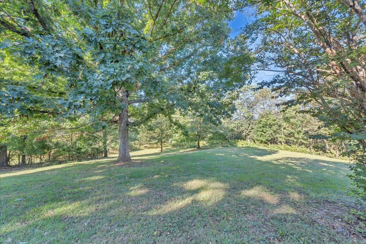 1843 Redwood RD - Photo 26