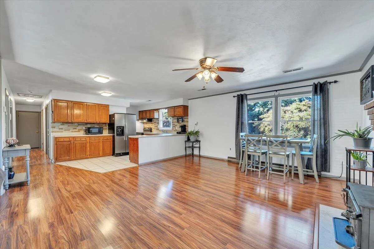 1843 Redwood RD - Photo 6