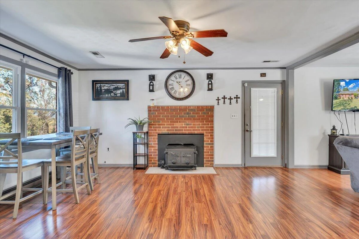 1843 Redwood RD - Photo 7