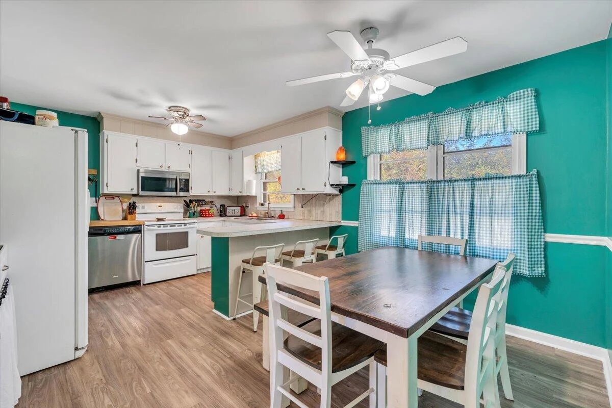 2441 Meadowbrook RD - Photo 14