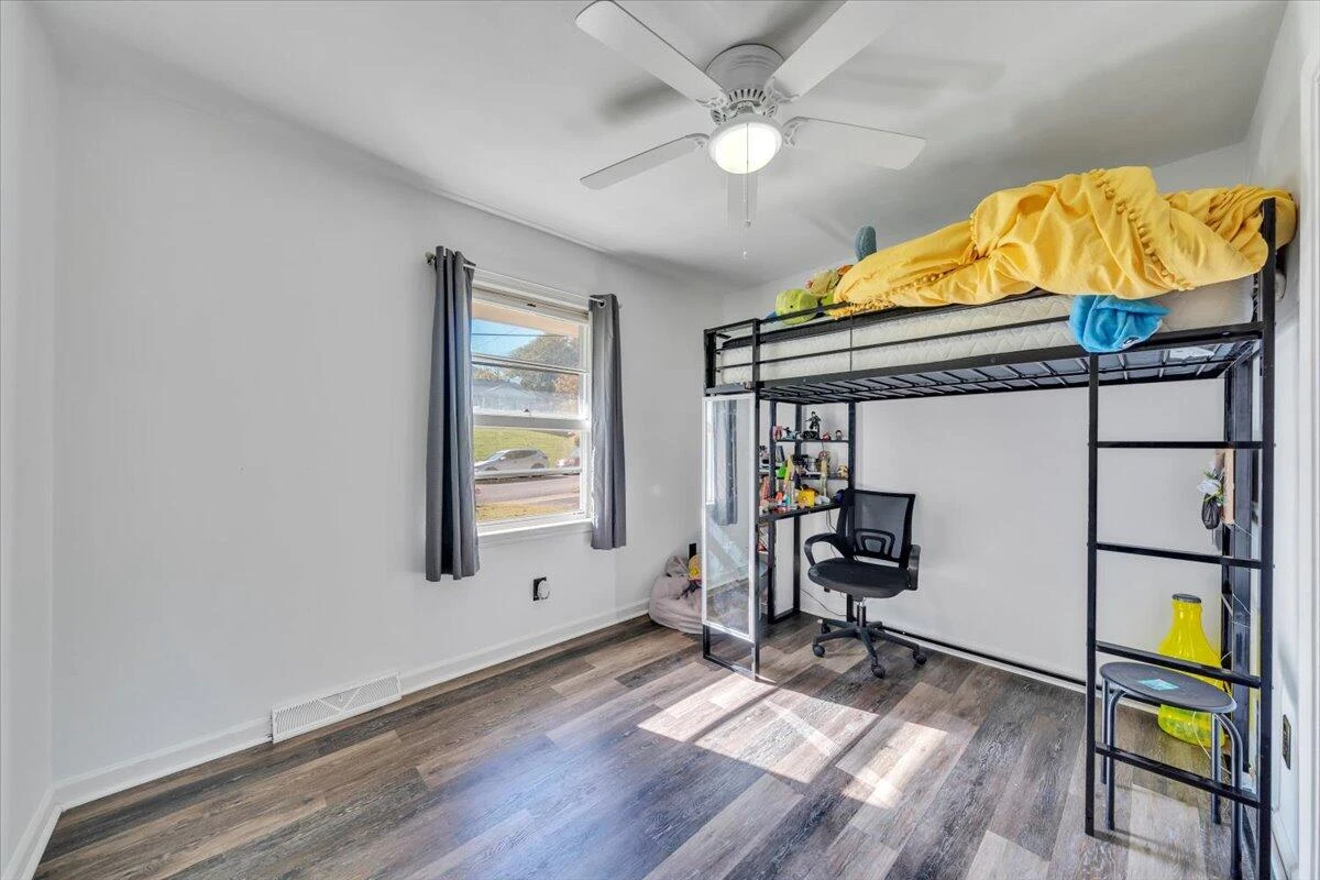 2441 Meadowbrook RD - Photo 17