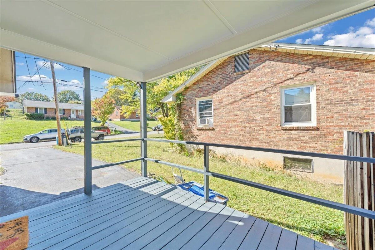 2441 Meadowbrook RD - Photo 27