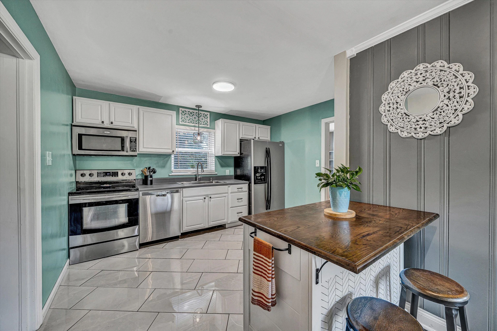 3516 Grandin RD - Photo 8