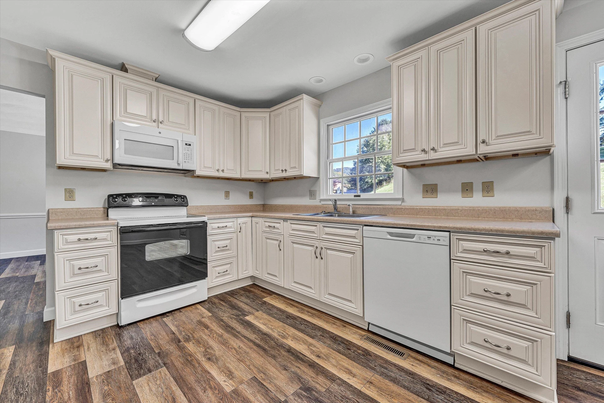 4477 Bonsack RD - Photo 17