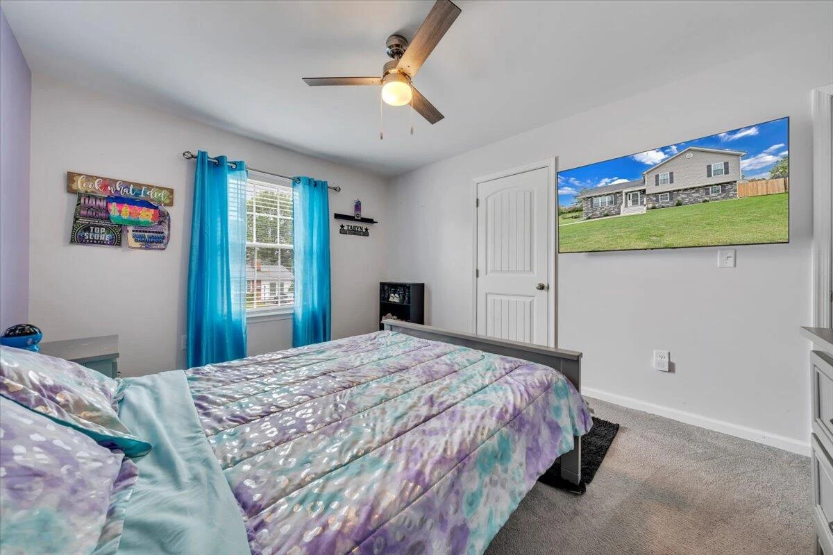 4018 Hazelridge RD - Photo 17