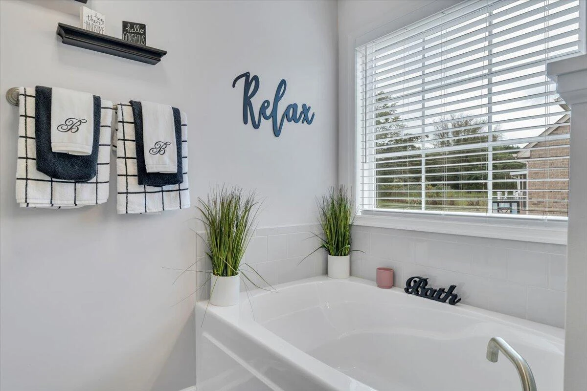 4018 Hazelridge RD - Photo 22