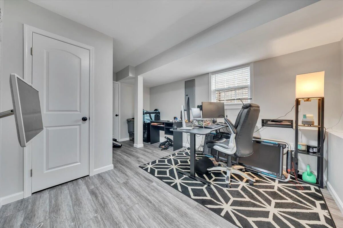 4018 Hazelridge RD - Photo 29