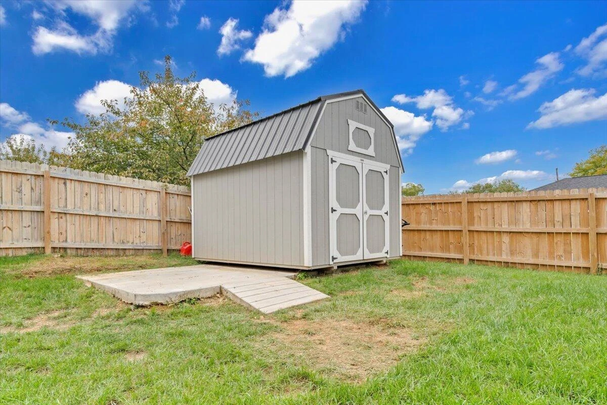 4018 Hazelridge RD - Photo 38