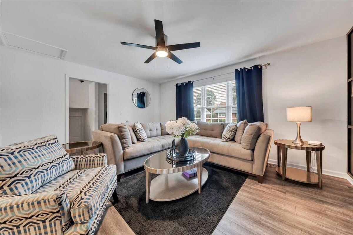4018 Hazelridge RD - Photo 4