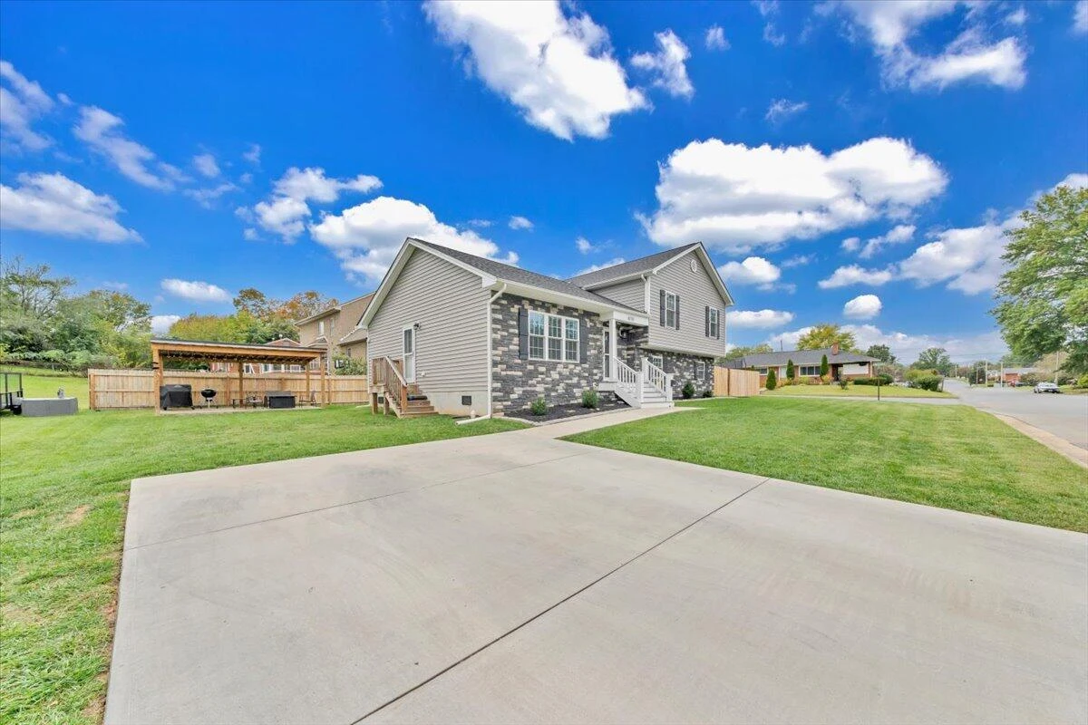 4018 Hazelridge RD - Photo 43