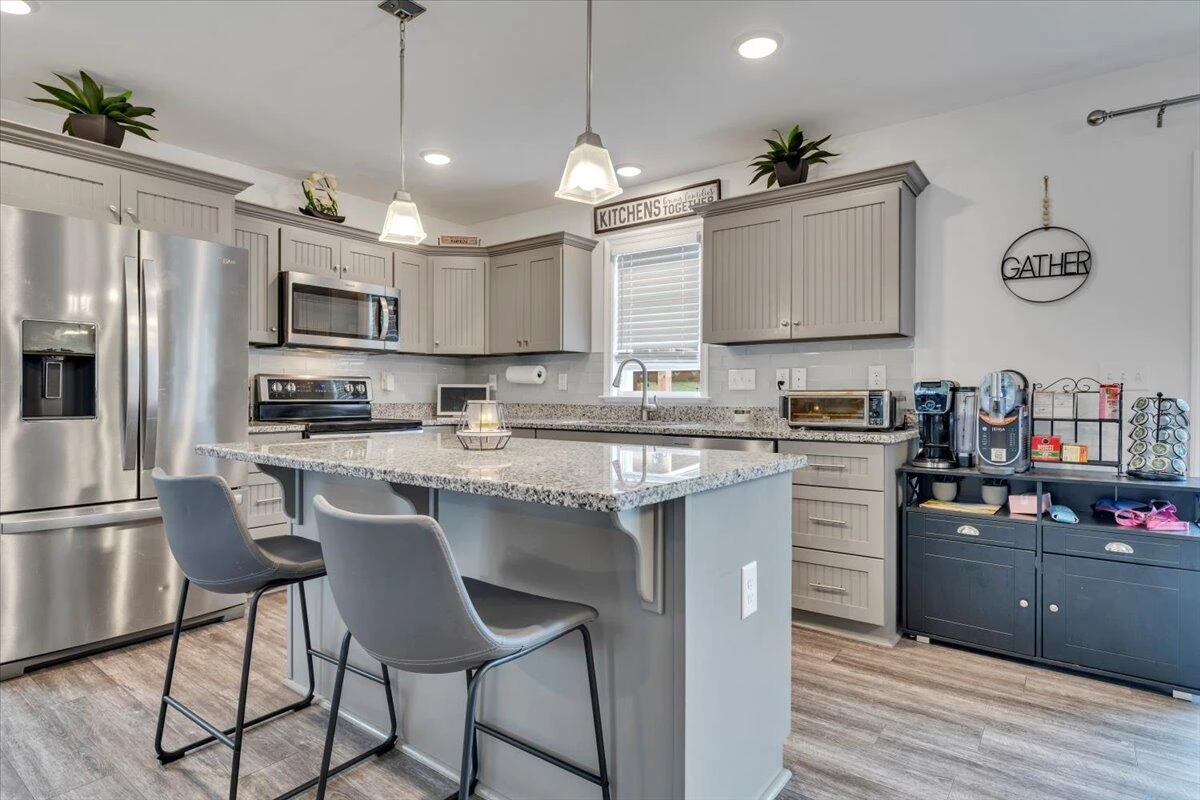 4018 Hazelridge RD - Photo 5