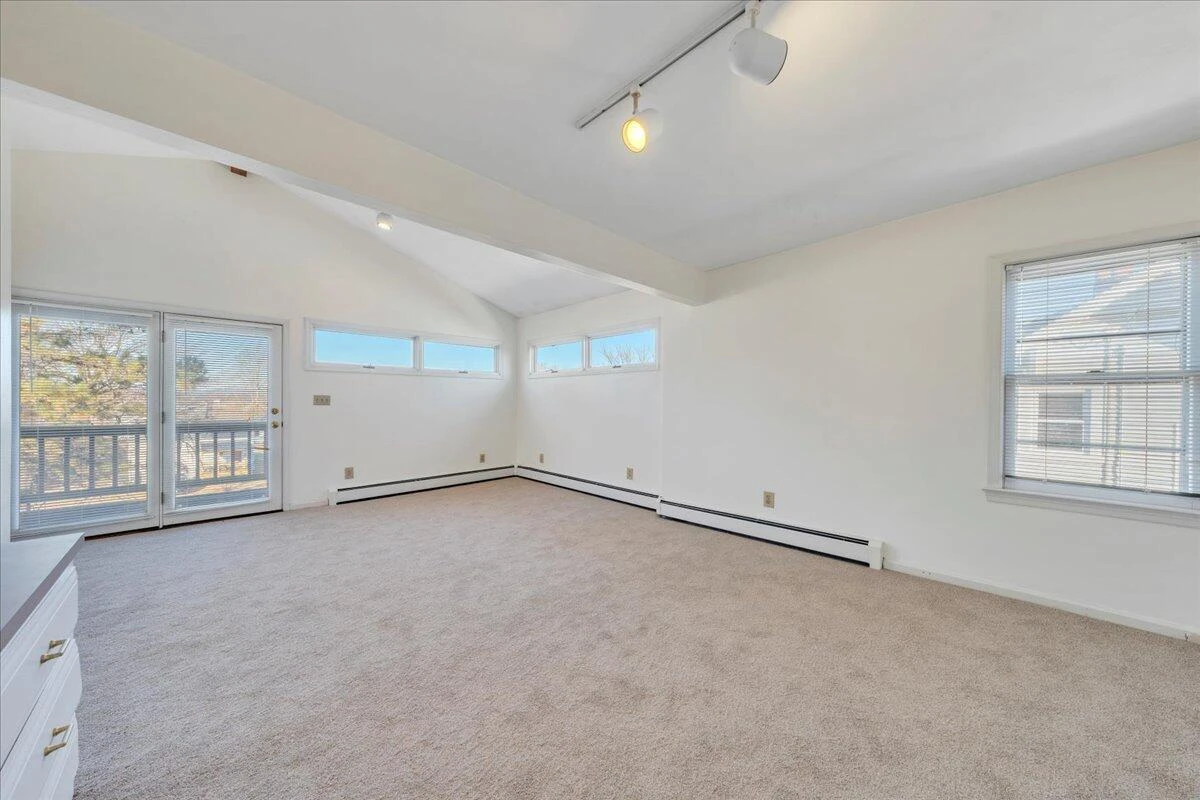 2115 Berkley AVE - Photo 10