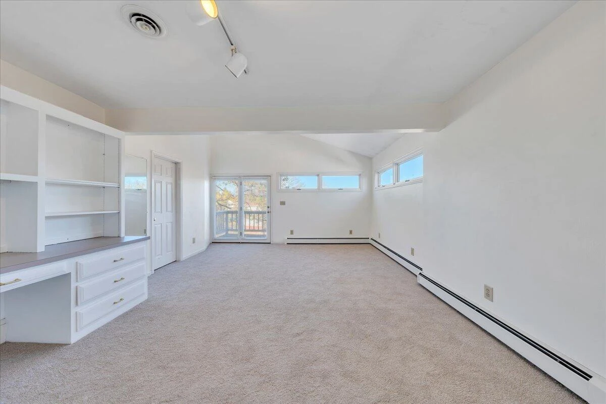 2115 Berkley AVE - Photo 11