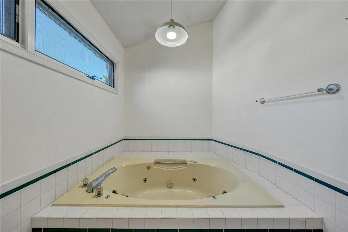2115 Berkley AVE - Photo 20
