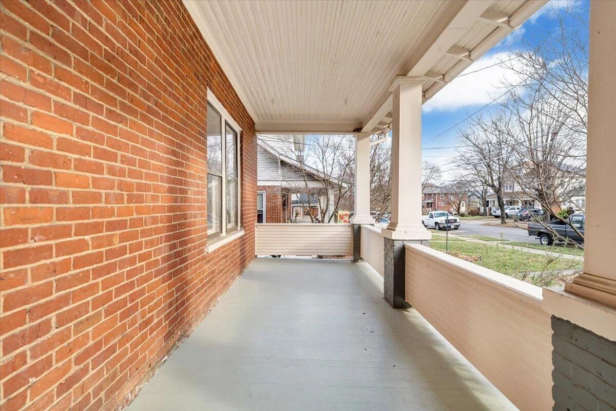 2115 Berkley AVE - Photo 36