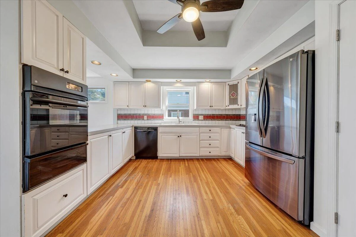 2115 Berkley AVE - Photo 4
