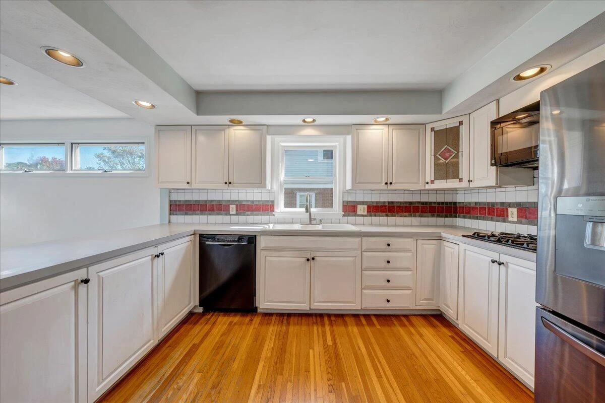 2115 Berkley AVE - Photo 6