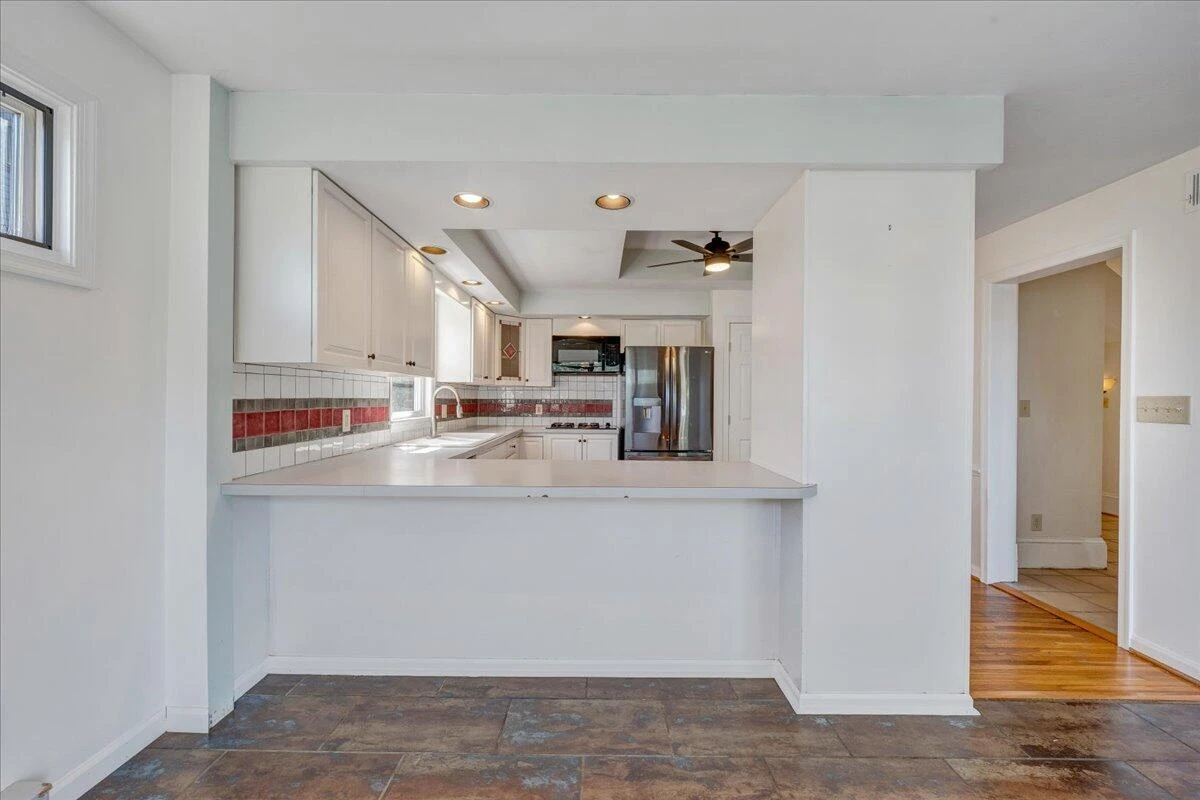 2115 Berkley AVE - Photo 8