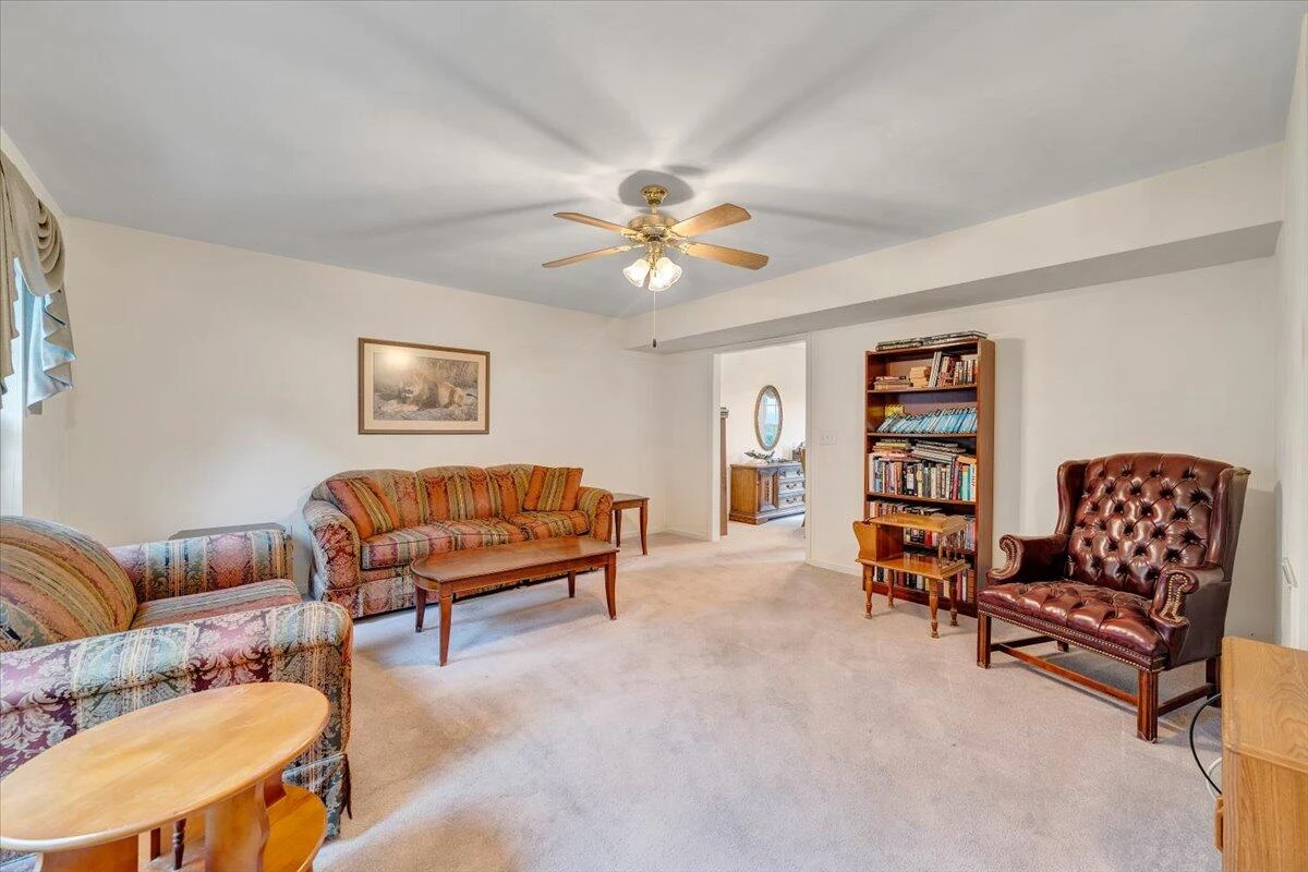 1569 Read Mountain RD - Photo 15