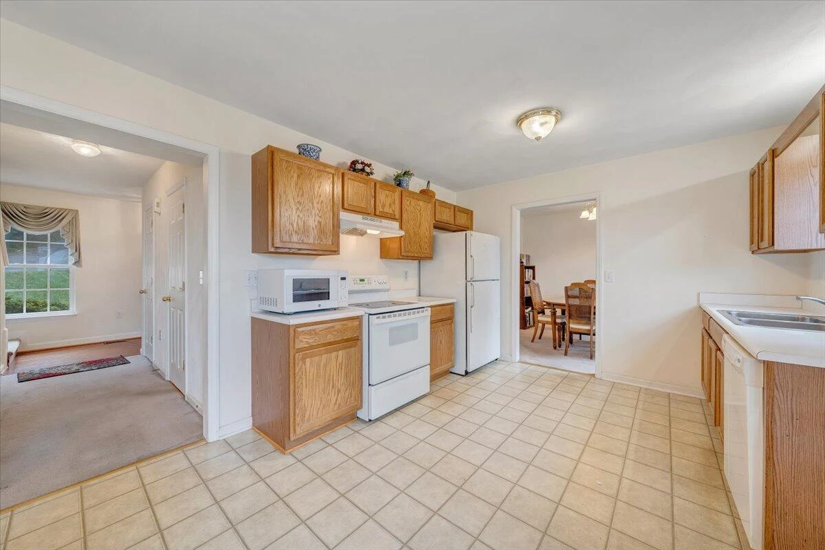 1569 Read Mountain RD - Photo 28