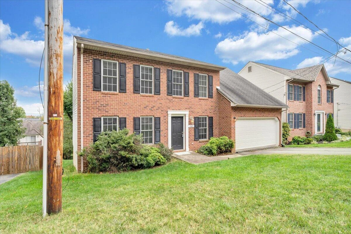 1569 Read Mountain RD - Photo 4